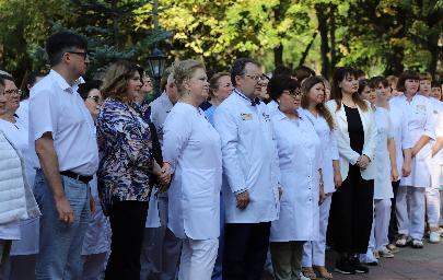 Состоялась торжественная церемония поднятия Флага Российской Федерации