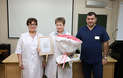 21 ноября - День рождения заведующей пульмонологическим отделением Светланы БЫЧКОВОЙ